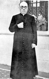 Manuel García Morente como sacerdote.